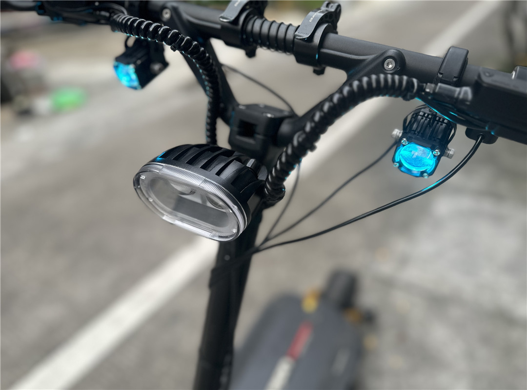 2 Pezzi Faro a 3 Colori per Sc - Badminton Victor recensione e prezzo